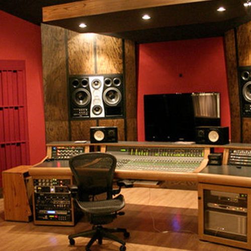 home-recording-studio-vs-a-professional-studio-1